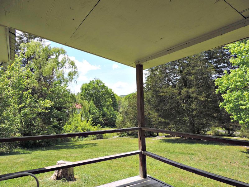 3404 Dutch Valley Rd, Washburn, TN 37888