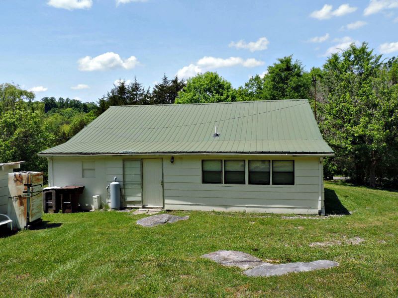 3404 Dutch Valley Rd, Washburn, TN 37888