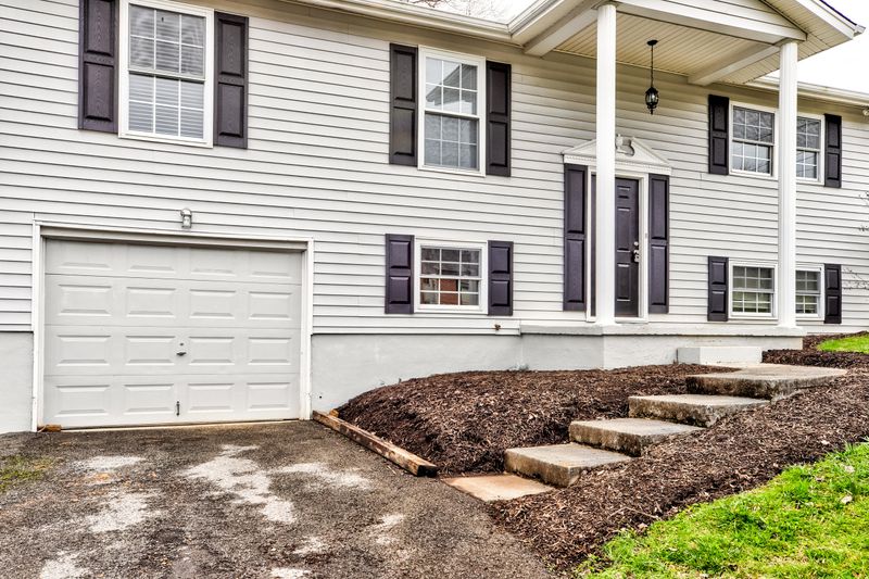 3404 Tonya Dr, Powell, TN 37849