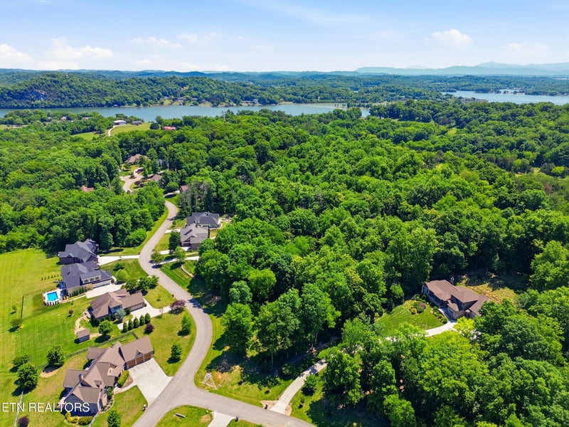 3406 Lanyard Ln, Louisville, TN 37777
