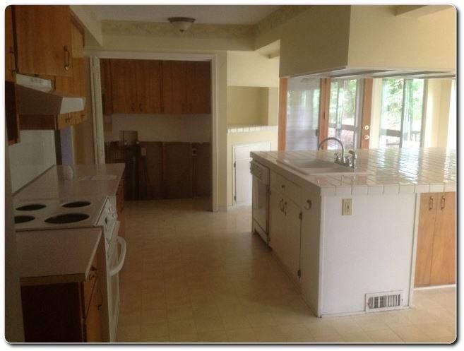 3406 White Oak Ln, Pigeon Forge, TN 37863