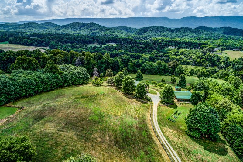 3408 Best Rd, Maryville, TN 37803