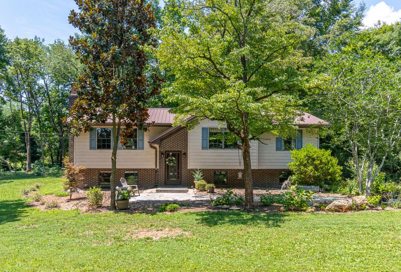 3409 Bluff View Dr, Louisville, TN 37777
