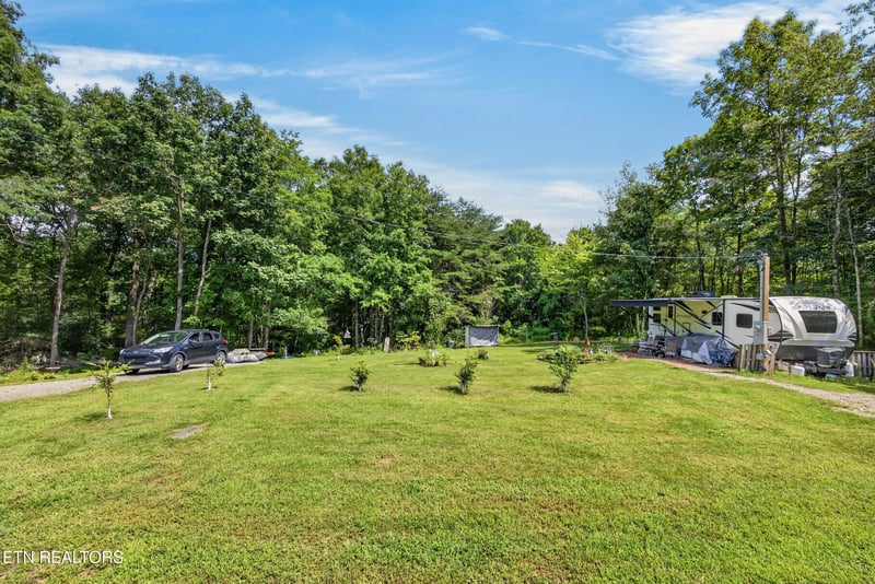 341 Dwyer Dr, Crossville, TN 38572