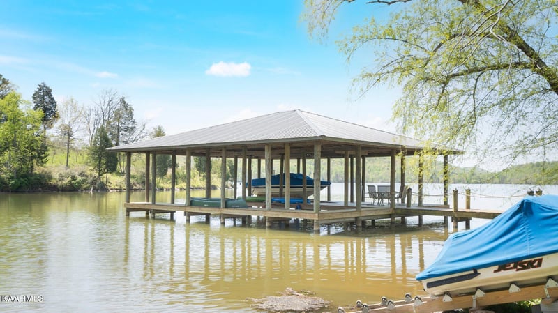 341 Green Acres Rd, Kingston, TN 37763
