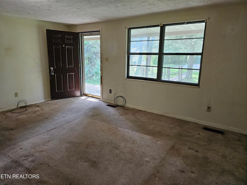 341 Warwick Ln, Maynardville, TN 37807
