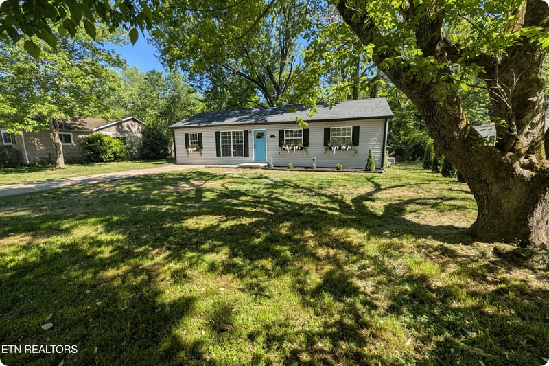 3410 Boright Dr, Knoxville, TN 37917