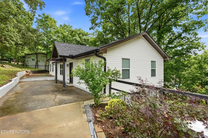 3410 Solway Rd, Knoxville, TN 37931