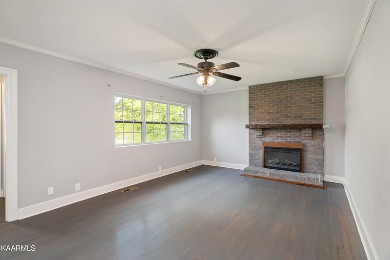 3412 Hackberry Rd, Knoxville, TN 37931