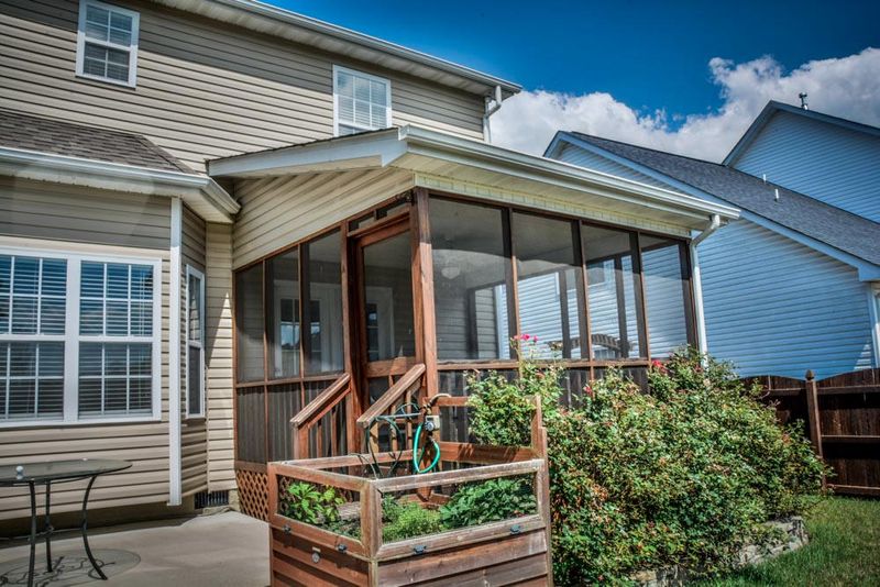 3413 Grassy Pointe Ln, Knoxville, TN 37931