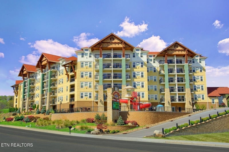 3415 Teaster Ln #401, Pigeon Forge, TN 37863