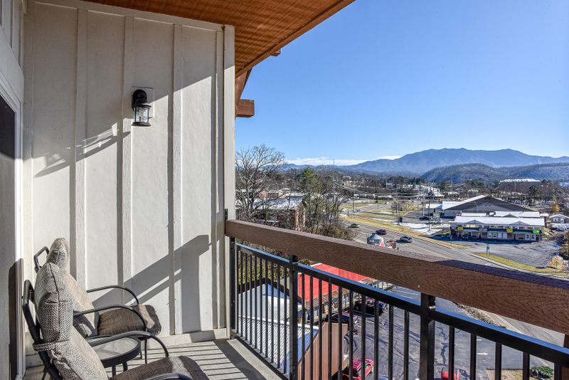 3415 Teaster Ln #504, Pigeon Forge, TN 37863