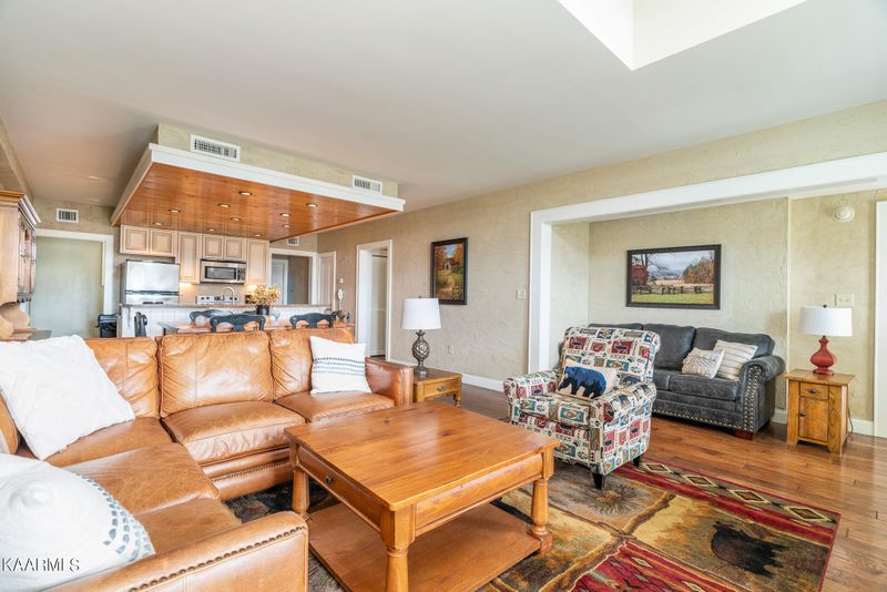 3415 Teaster Ln #506, Pigeon Forge, TN 37863