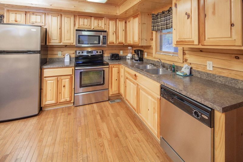 3416 Merlin Way, Pigeon Forge, TN 37863