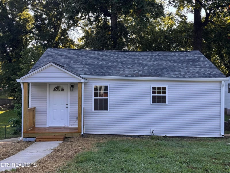 3416 Oak Grove St, Knoxville, TN 37920