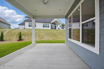 342 Bittersweet Ln, Lenoir City, TN 37771