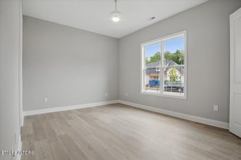 342 Bittersweet Ln, Lenoir City, TN 37771