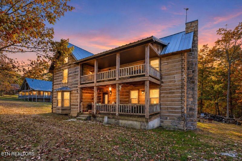 342 Chimney Rock Ln, Lafollette, TN 37766