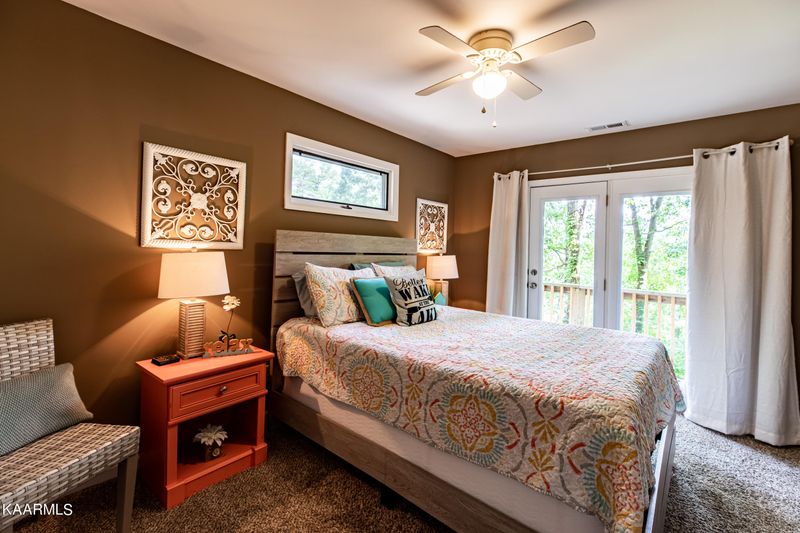 342 Indian Creek Rd, Jacksboro, TN 37757