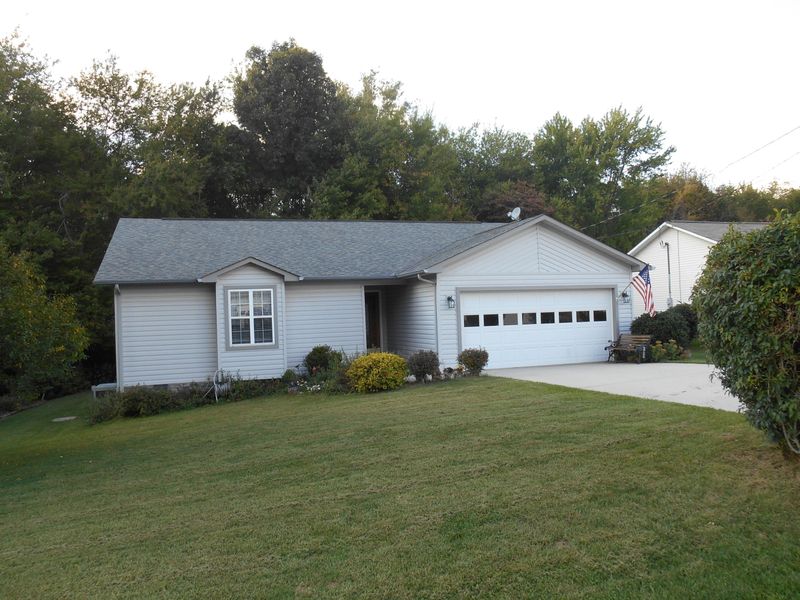 342 Southgate Dr, Crossville, TN 38555