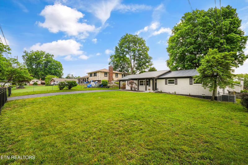 3420 Burwood Rd, Knoxville, TN 37921