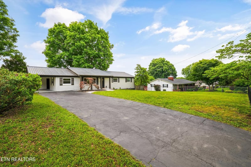 3420 Burwood Rd, Knoxville, TN 37921