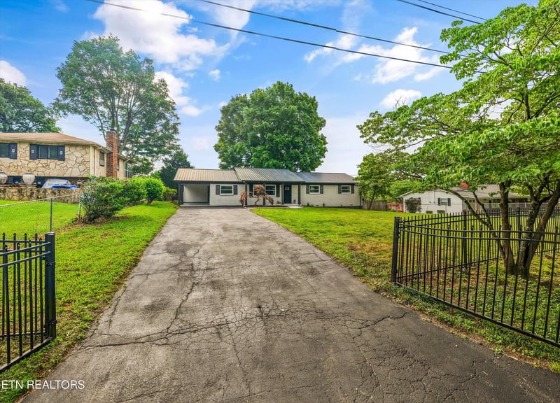 3420 Burwood Rd, Knoxville, TN 37921