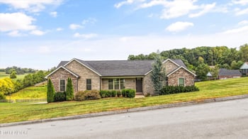 3420 Colby Cove Dr, Maryville, TN 37801