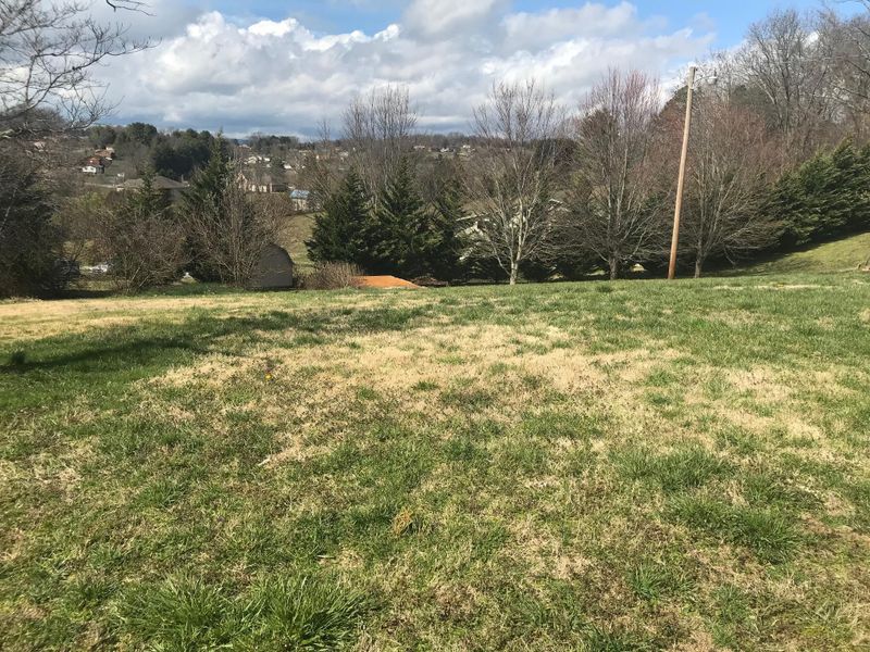 3420 Deena Cir, Morristown, TN 37814
