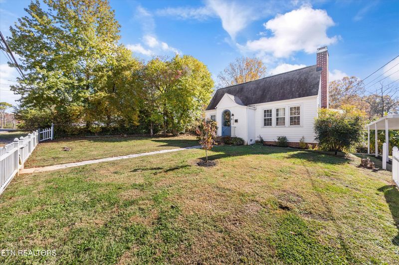3420 Garden Dr, Knoxville, TN 37918