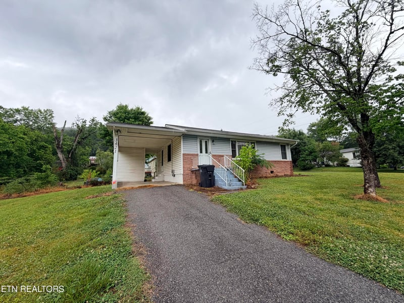 3421 Bellgreen Ln, Knoxville, TN 37918
