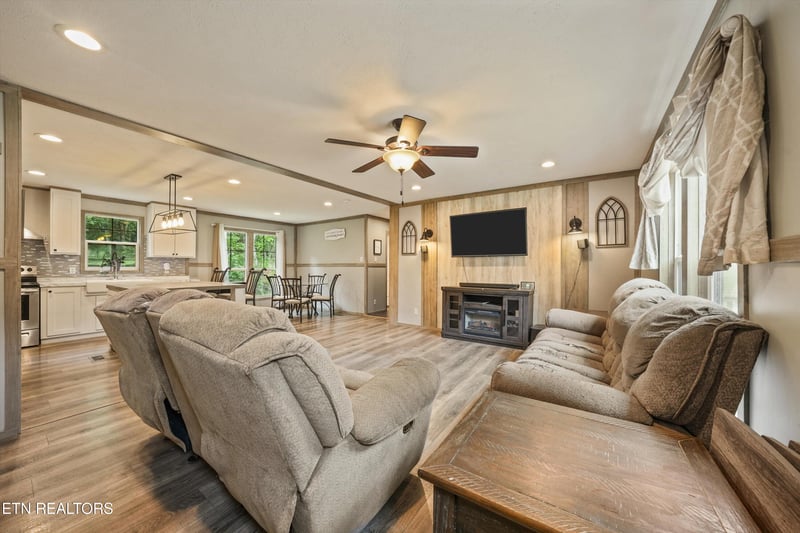 3421 Hackney Chapel Rd, Lenoir City, TN 37772