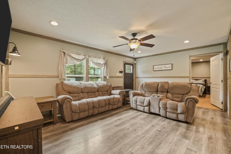 3421 Hackney Chapel Rd, Lenoir City, TN 37772