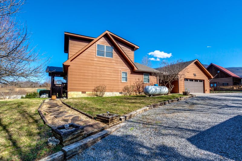 3421 Mattox Cemetery Rd, Sevierville, TN 37862