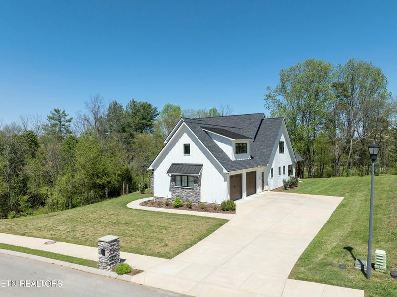 3422 Helmsley Ct, Maryville, TN 37803