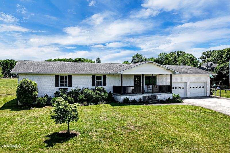 3422 Peppermint Hills Dr, Maryville, TN 37804