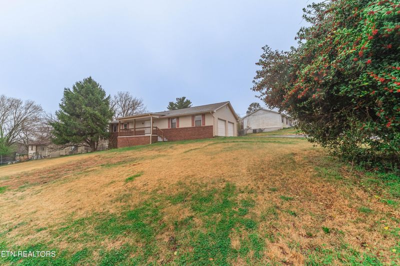 3424 Inverness Rd, Knoxville, TN 37931