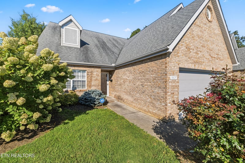 3425 Laurel View Rd, Knoxville, TN 37917