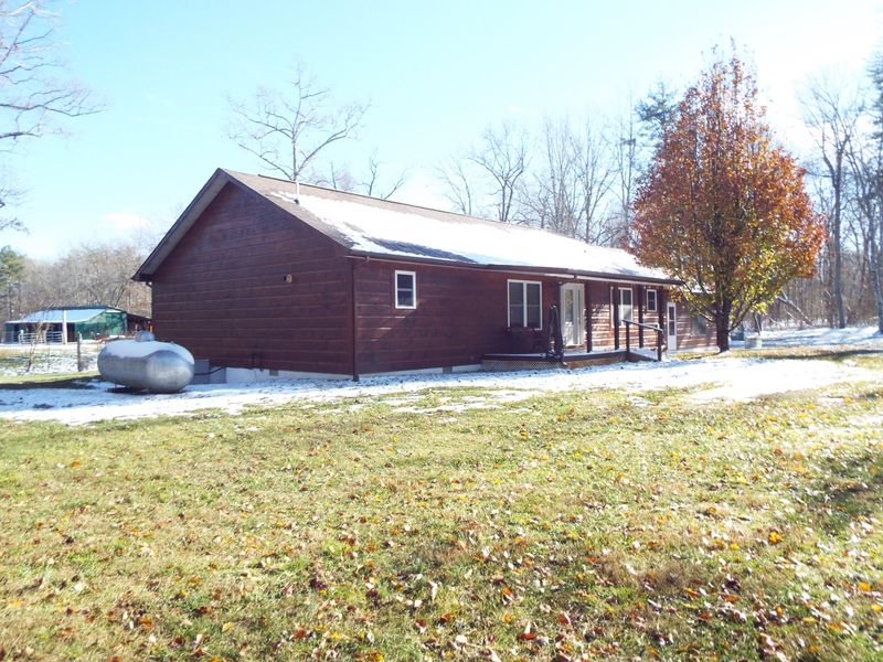 3426 Jim Garrett Rd, Monterey, TN 38574