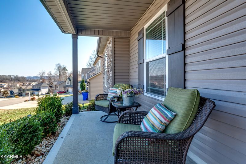 3428 Boulder Point Ln, Powell, TN 37849