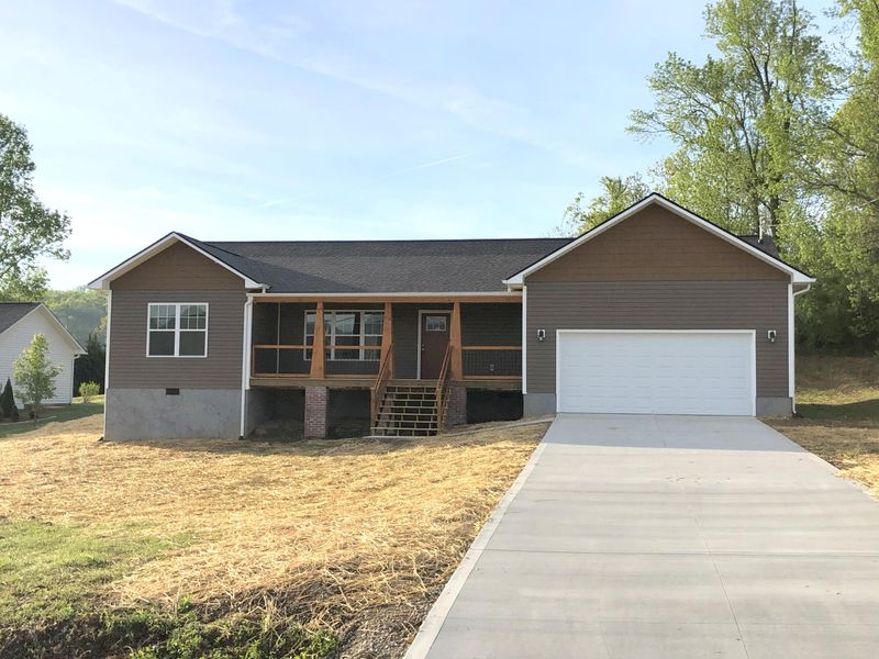 343 Clover Cir, Jacksboro, TN 37757