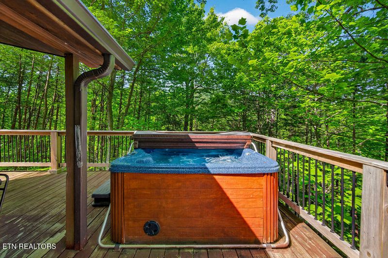3430 Bear Mountain Ln, Sevierville, TN 37876