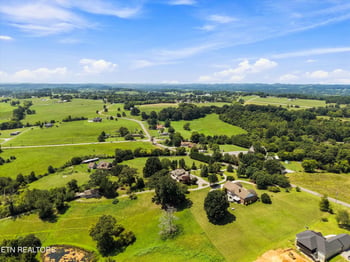 3430 Old Niles Ferry Rd, Maryville, TN 37803