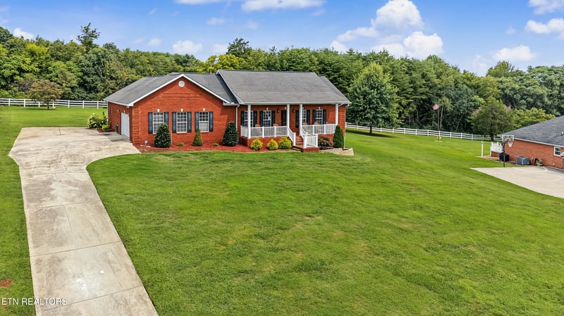 3430 Summer Dr, Friendsville, TN 37737