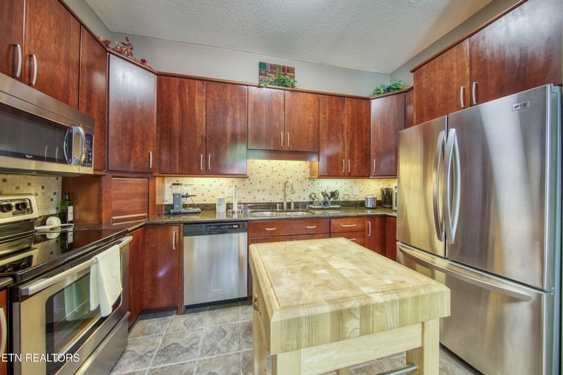 3433 Laurel View Rd, Knoxville, TN 37917