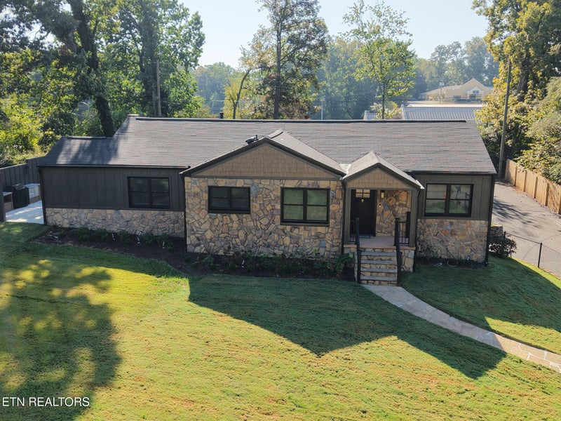 3434 Kenilworth Ln, Knoxville, TN 37917