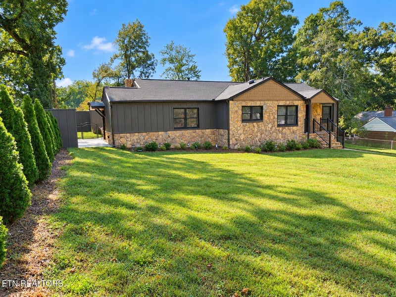 3434 Kenilworth Ln, Knoxville, TN 37917