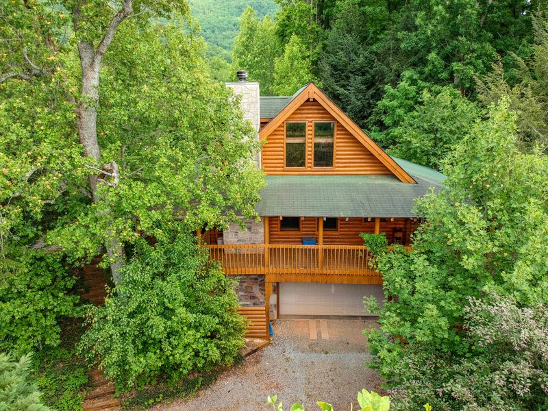 3434 Robeson Rd, Sevierville, TN 37862