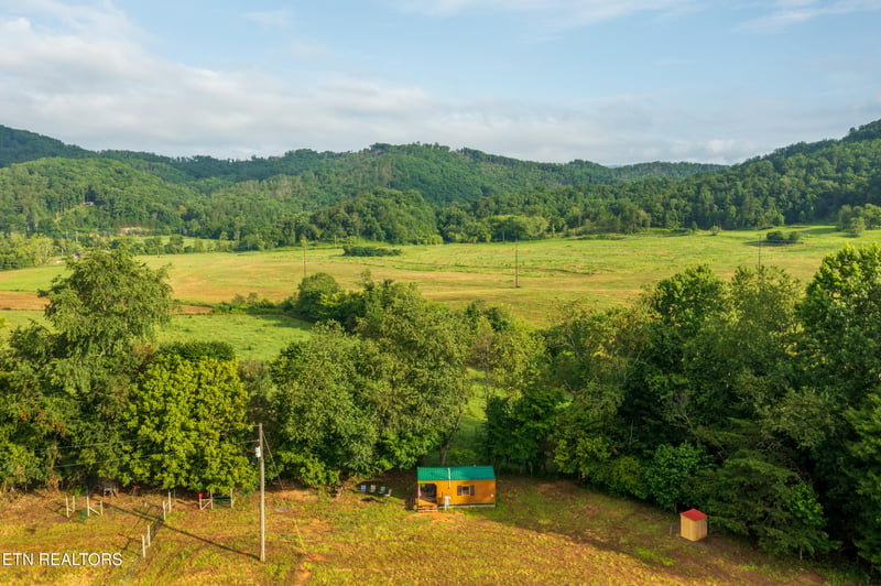3435 Valley View Rd, Sevierville, TN 37862