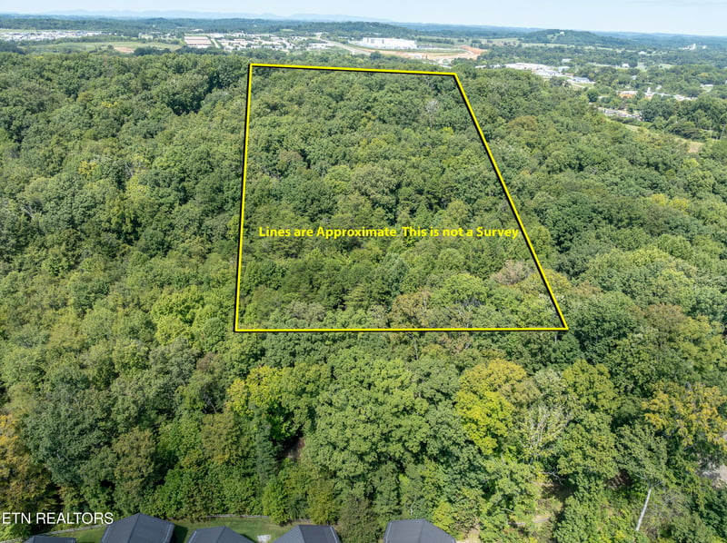 3437 Russellwood Dr, Rockford, TN 37853